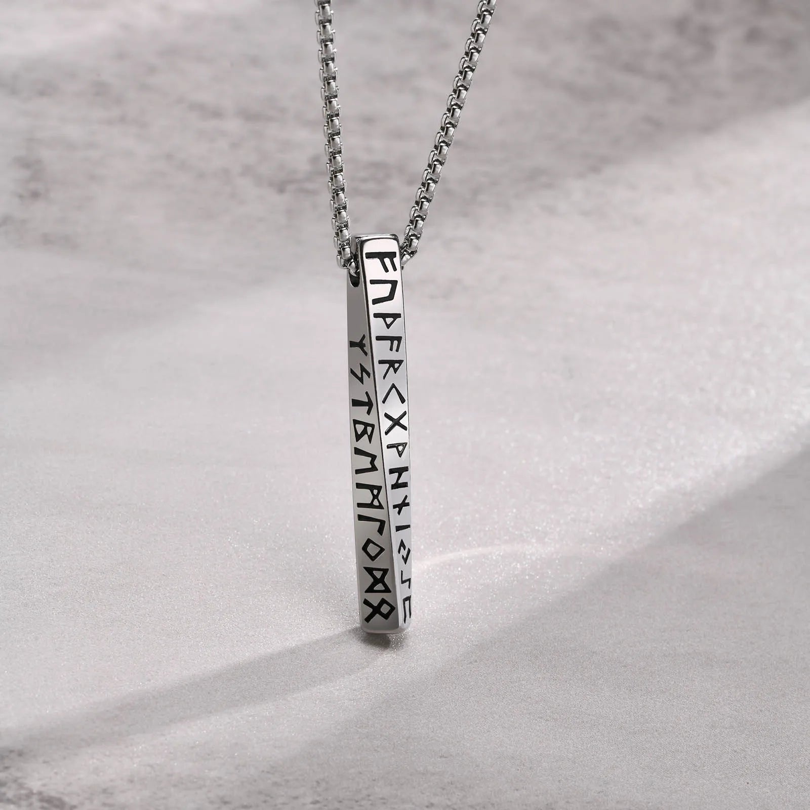Collier "les runes protectrices"