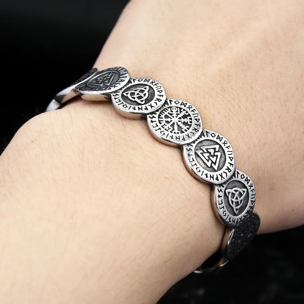 Manchette avec symboles viking