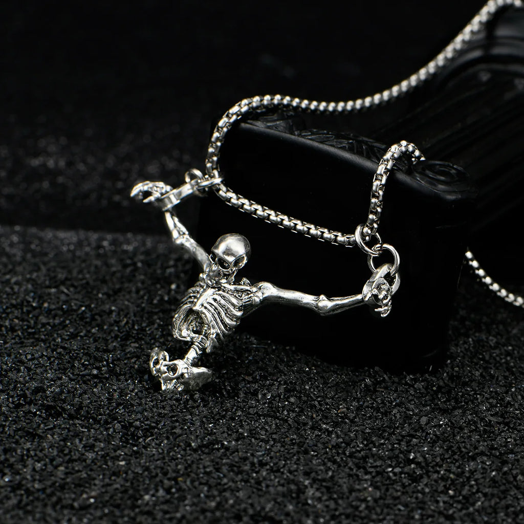 Collier squelette pirate