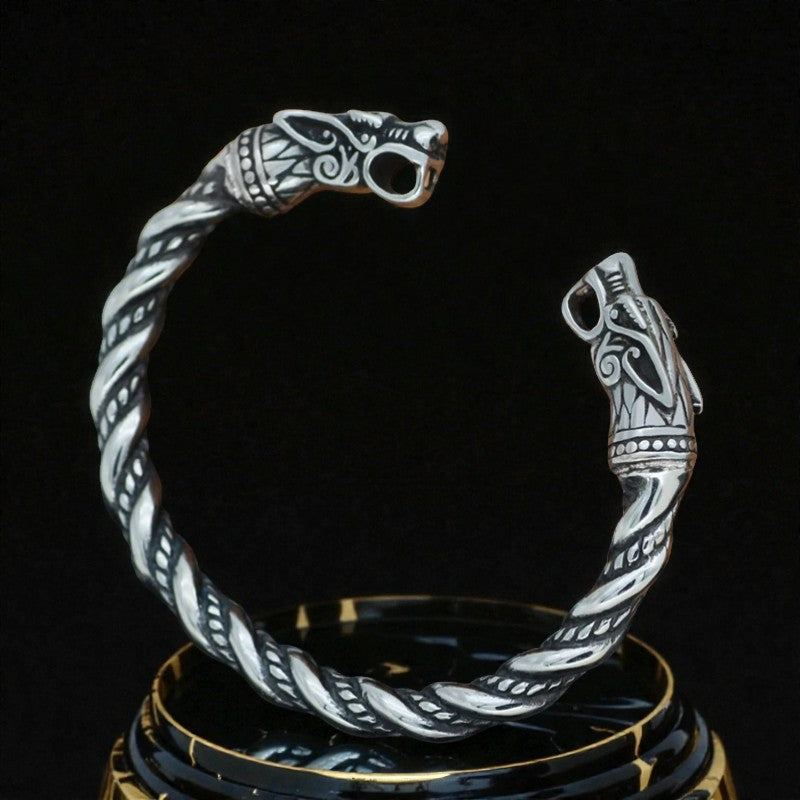 Manchette dragon nordique