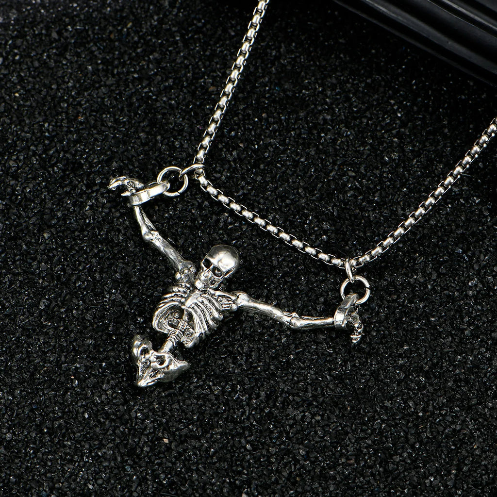 Collier squelette pirate