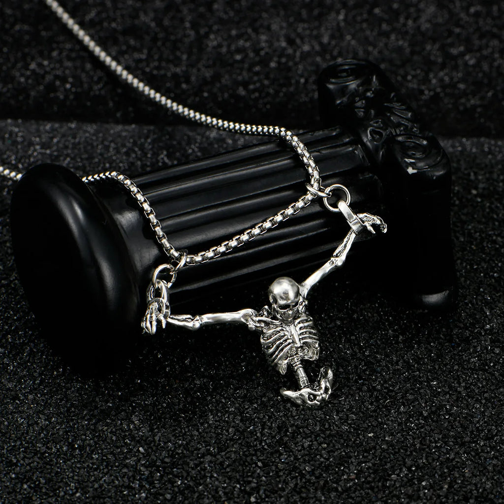 Collier squelette pirate