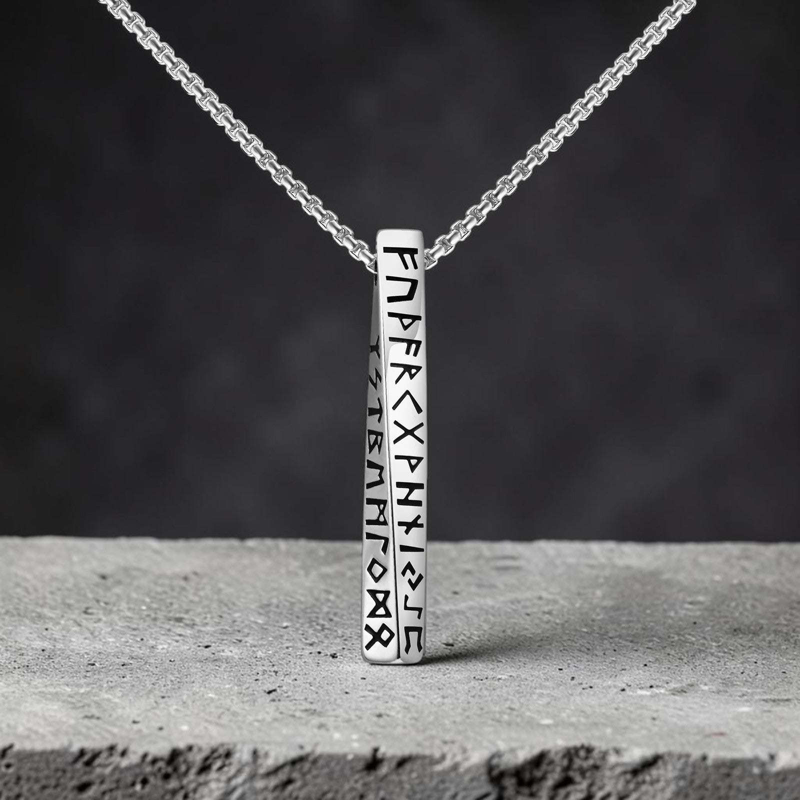 Collier "les runes protectrices"